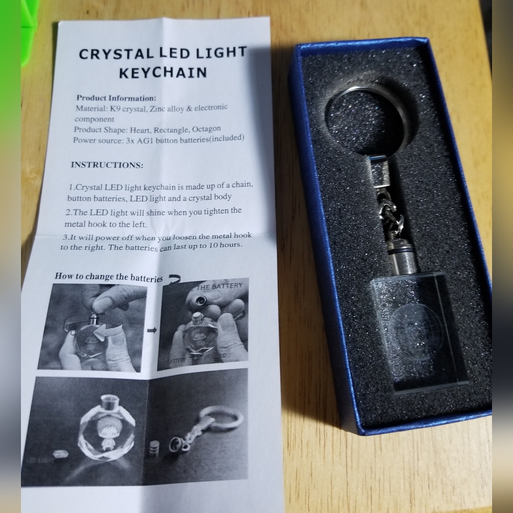 Crystal Earth LED Light Keychain - Picture 16 of 16
